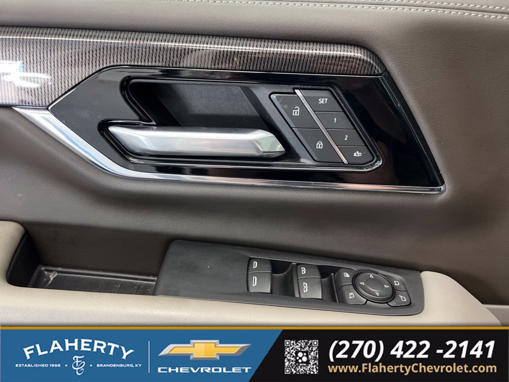 Used 2025 GMC Yukon XL Elevation AWD/4WD image 22