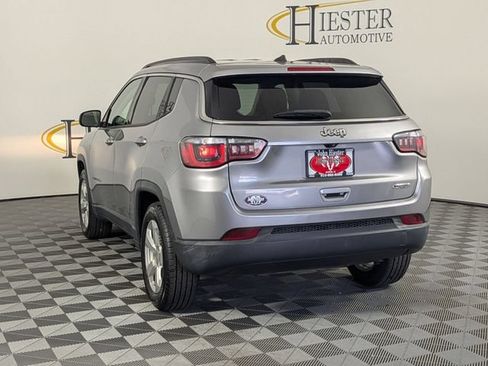 Used 2019 Jeep Compass Latitude w/ Popular Equipment Group FWD image 4