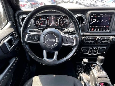 Used 2022 Jeep Wrangler Unlimited Sahara AWD/4WD image 7