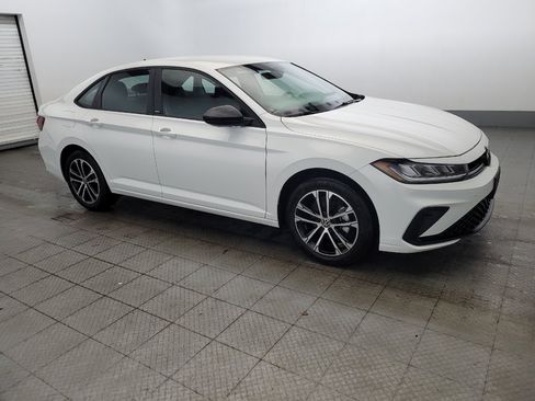 Used 2025 Volkswagen Jetta Sport FWD image 11