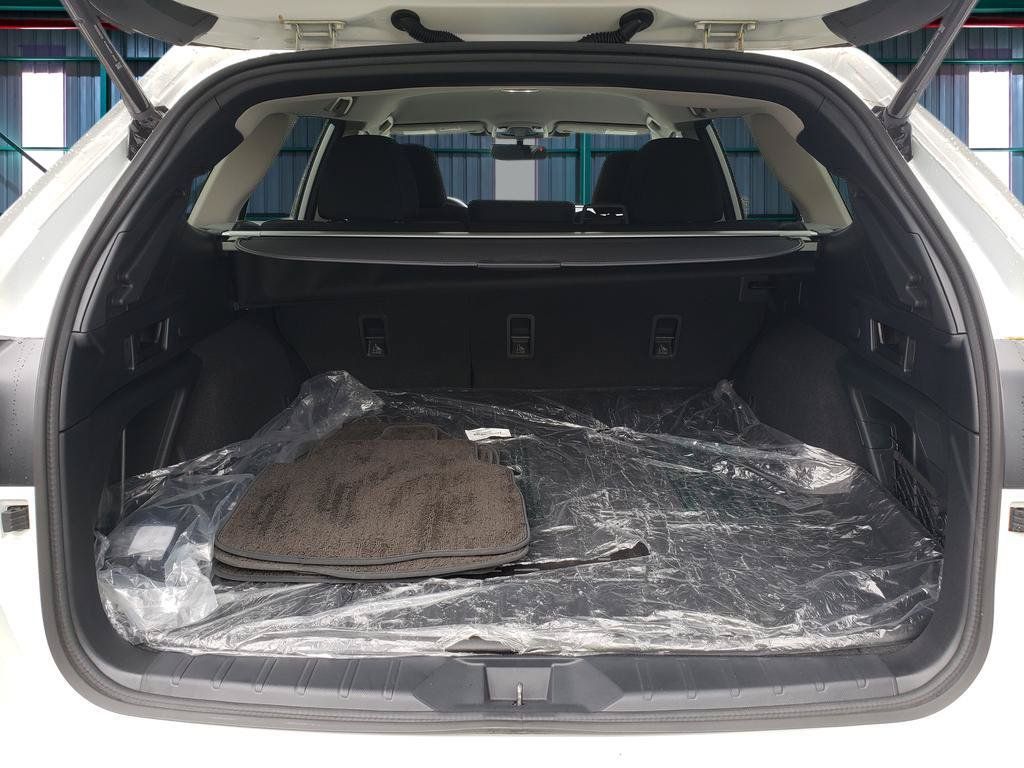 Used 2025 Subaru Outback Premium AWD/4WD image 7