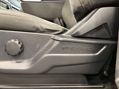 Used 2022 Ford F150 XLT w/ Trailer Tow Package image 11