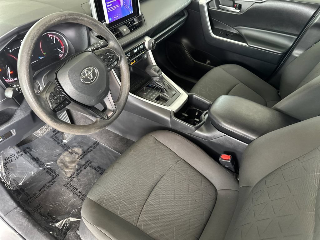 Used 2023 Toyota RAV4 XLE AWD/4WD image 9