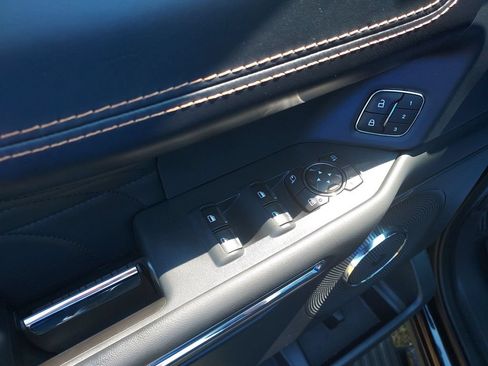 Used 2022 Ford Expedition Platinum AWD/4WD image 19