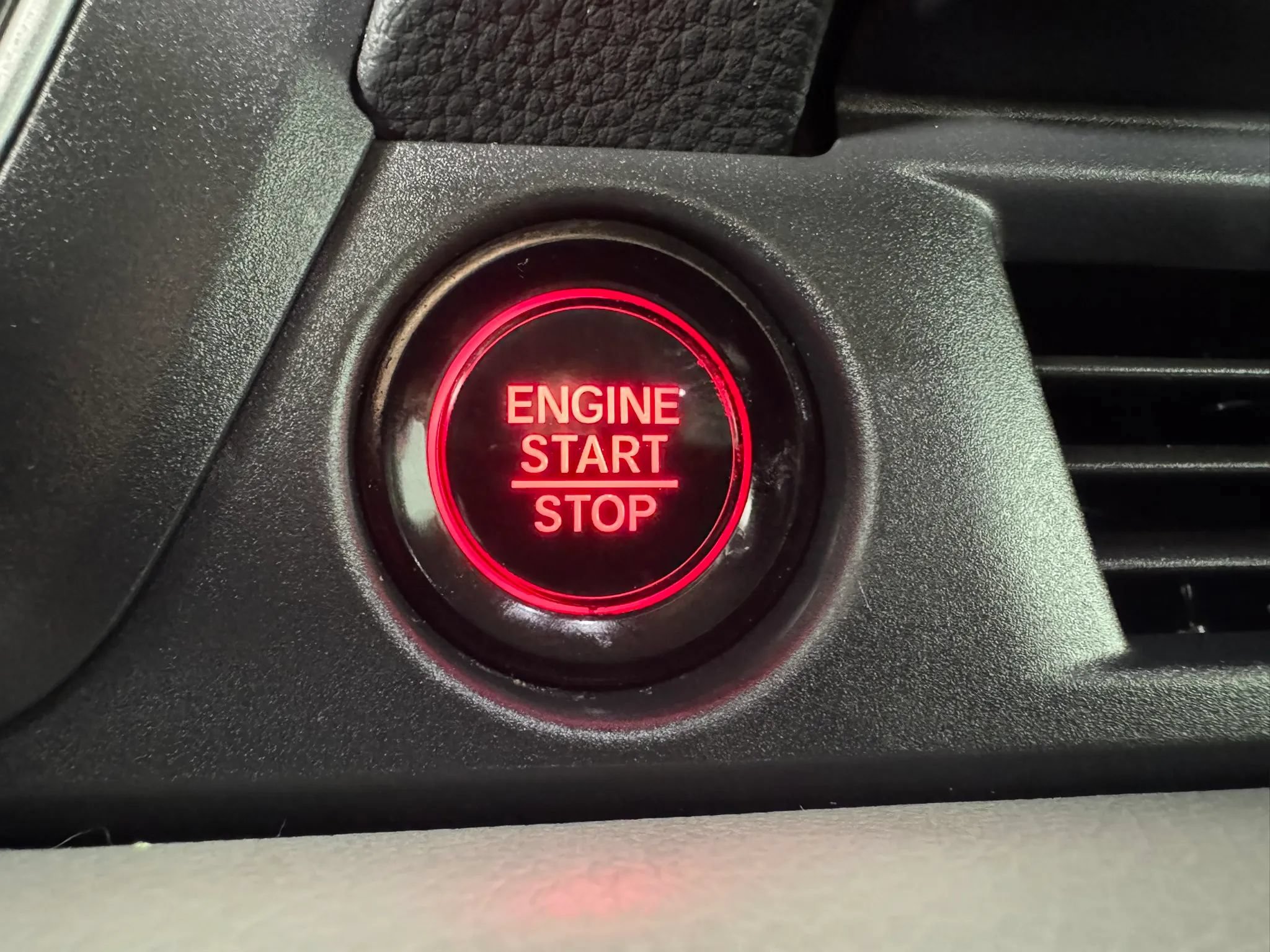Used 2025 Honda Pilot EX-L image 17