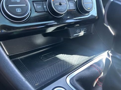 Used 2022 Volkswagen Jetta GLI Autobahn FWD image 36