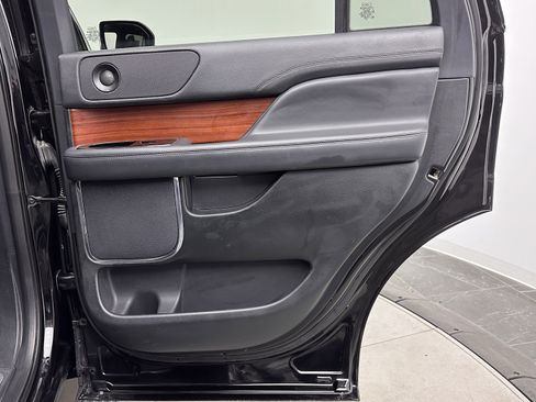 Used 2024 Lincoln Navigator Premiere image 37
