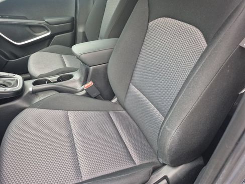 Used 2025 Kia Soul LX FWD image 11