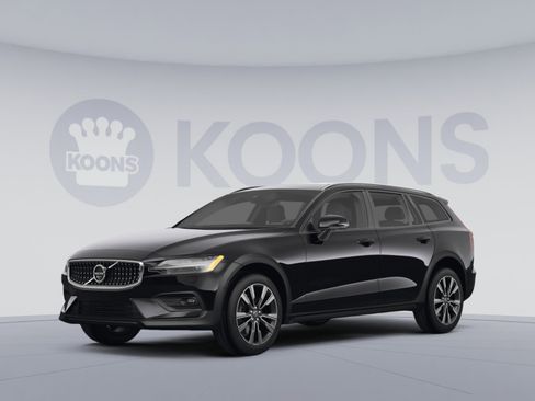 Used 2022 Volvo V60 T5 Cross Country w/ Advanced Package image 1
