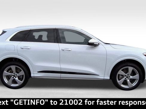 Certified 2025 Audi Q5 Premium Plus image 38