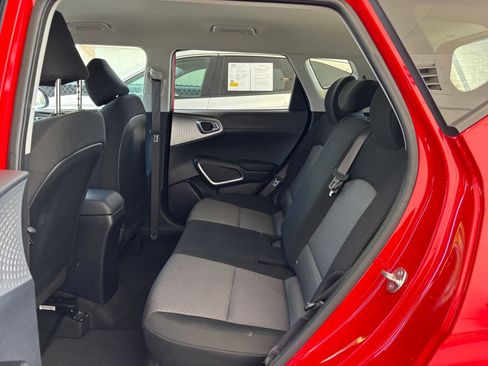 Used 2025 Kia Soul LX w/ LX Technology Package FWD image 25