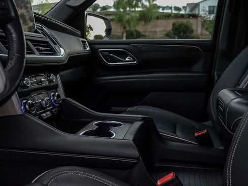 Used 2022 GMC Yukon SLT w/ SLT Premium Package image 26