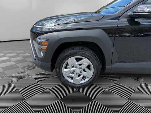 Certified 2025 Hyundai Kona SE image 9