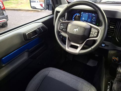 Used 2023 Ford Bronco Big Bend image 14