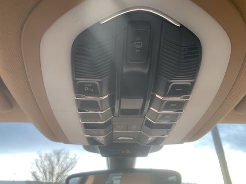 Used 2016 Porsche Macan S image 22