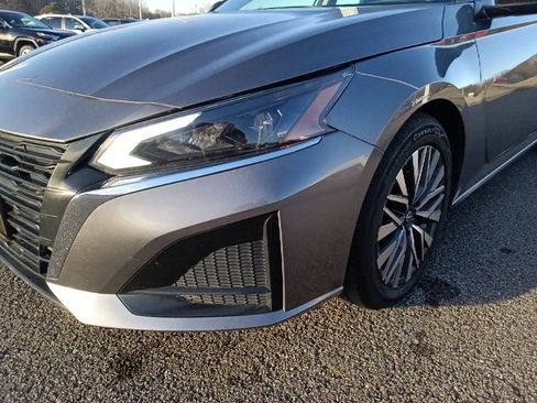 Used 2024 Nissan Altima 2.5 SV image 9