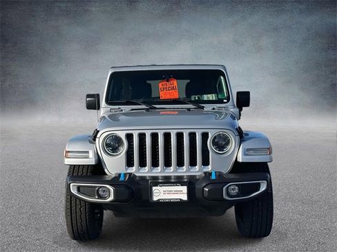 Used 2023 Jeep Wrangler Unlimited Sahara image 8