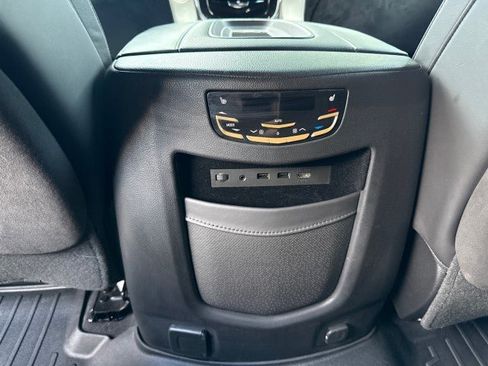 Used 2018 Cadillac Escalade Platinum AWD/4WD image 25