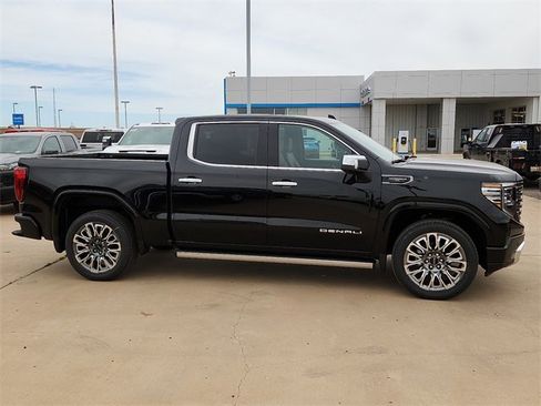 New 2025 GMC Sierra 1500 Denali Ultimate image 5