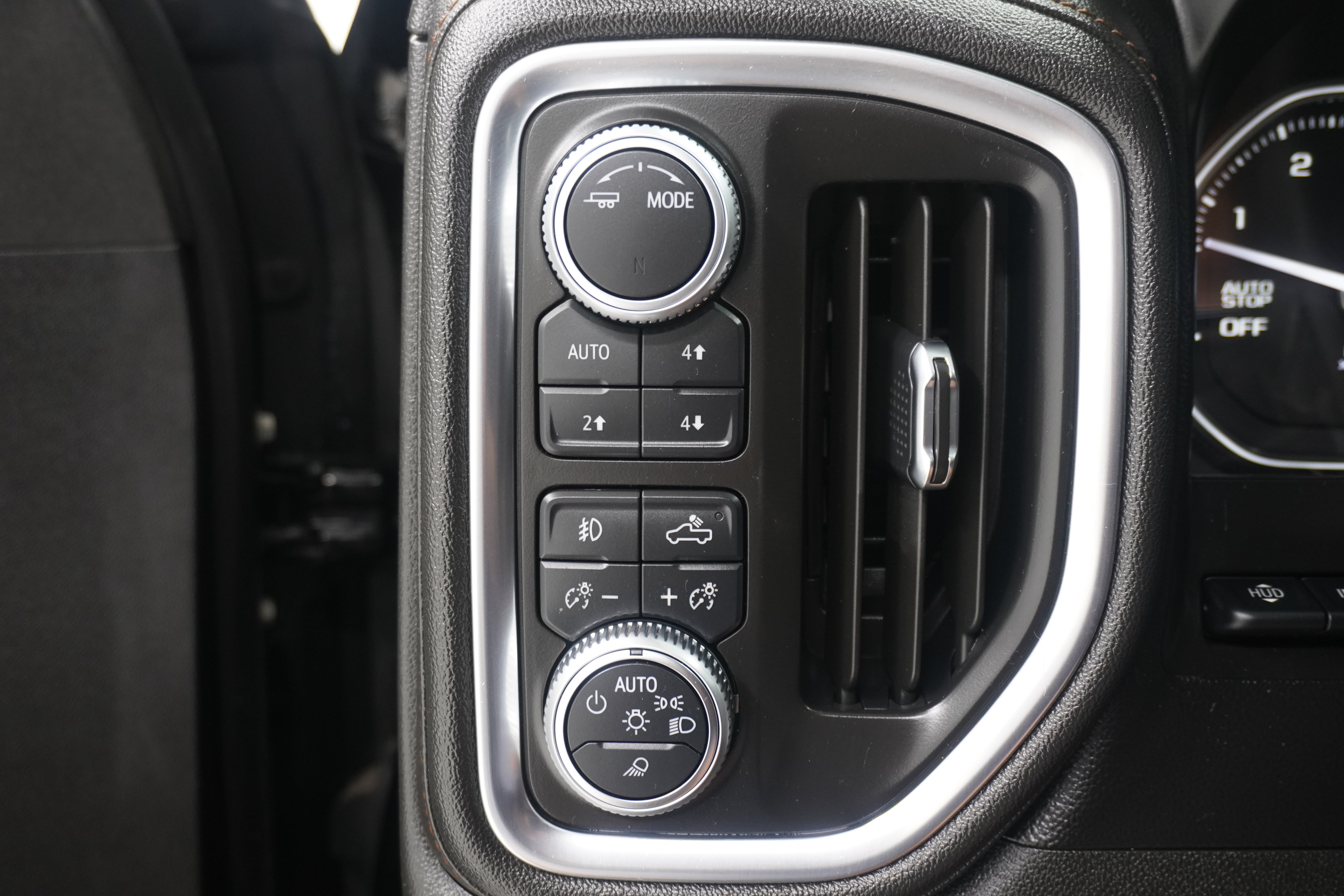 Used 2020 GMC Sierra 1500 AT4 w/ AT4 Premium Package AWD/4WD image 29