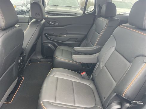 Used 2023 GMC Acadia AT4 image 28