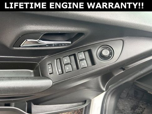 Used 2018 Chevrolet Trax LT w/ LT Convenience Package image 10