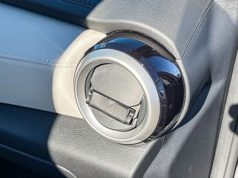 Used 2022 Nissan Versa SV w/ Trunk Package image 34