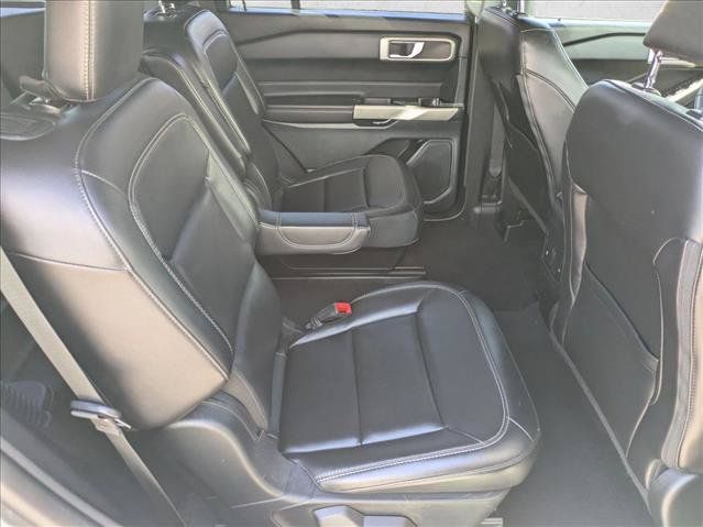 Used 2023 Ford Explorer XLT w/ Equipment Group 202A AWD/4WD image 18