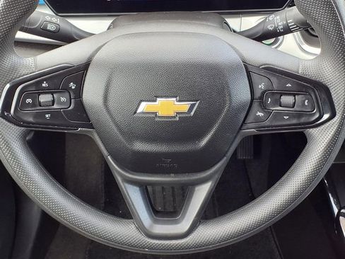 Used 2025 Chevrolet Trax LT FWD image 13