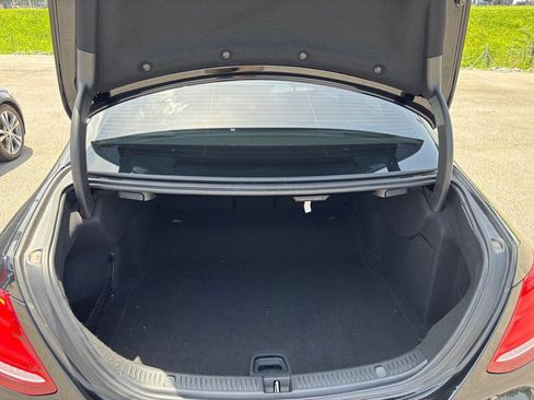 Used 2017 Mercedes-Benz E 300 4MATIC image 19