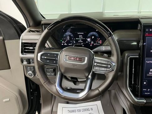 Used 2025 GMC Yukon XL Elevation w/ Elevation Premium Package AWD/4WD image 27