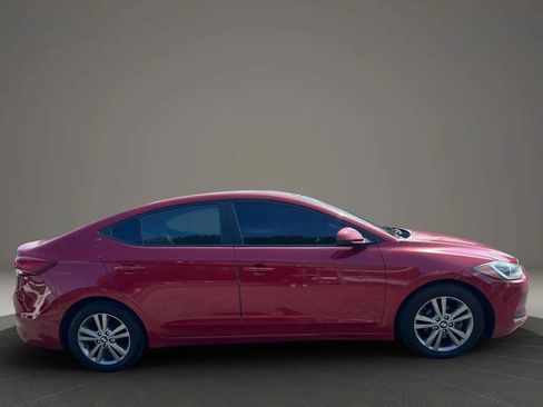 Used 2017 Hyundai Elantra SE FWD image 4