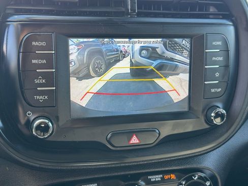 Used 2020 Kia Soul S image 30