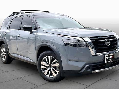 Used 2023 Nissan Pathfinder SL FWD image 3