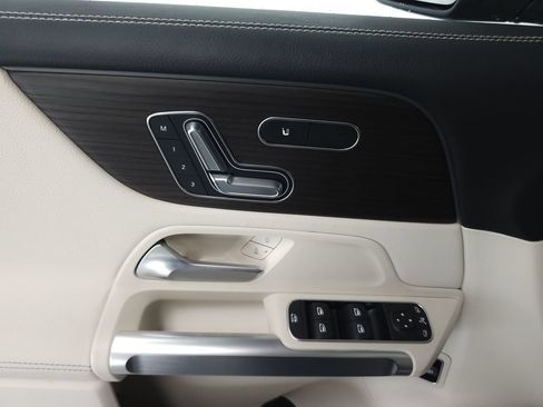 Certified 2026 Mercedes-Benz GLB 250 4MATIC image 6