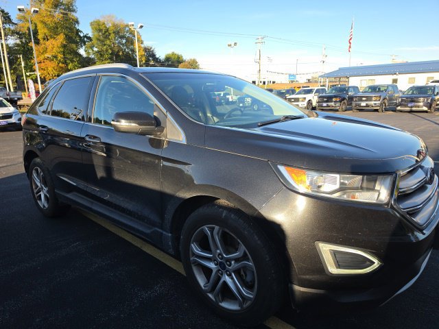 Used 2015 Ford Edge Titanium w/ Technology Package AWD/4WD image 2