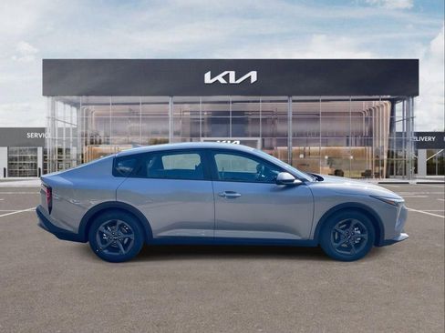 New 2026 Kia K4 LXS image 9