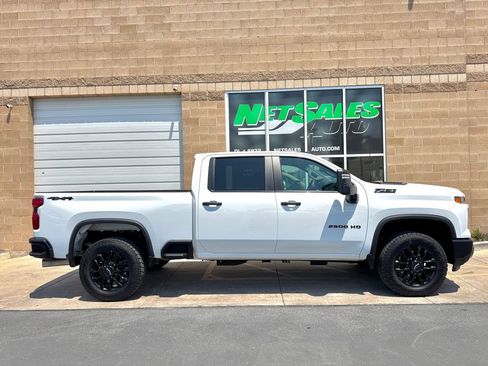 Used 2025 Chevrolet Silverado 2500 Custom w/ Custom Value Package AWD/4WD image 6