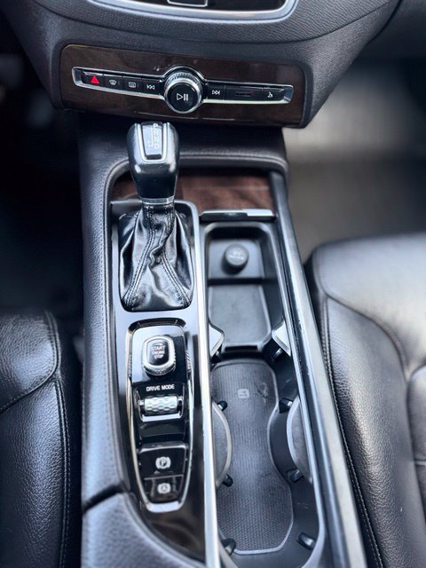 Used 2019 Volvo XC90 T6 Momentum w/ Protection Package Premier AWD/4WD image 13