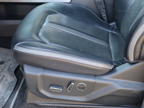 Used 2019 Ford F150 Platinum w/ Equipment Group 701A Luxury AWD/4WD image 15