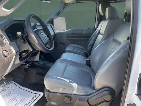 Used 2013 Ford F550 4x4 SuperCab Super Duty w/ Payload Upgrade Pkg image 11