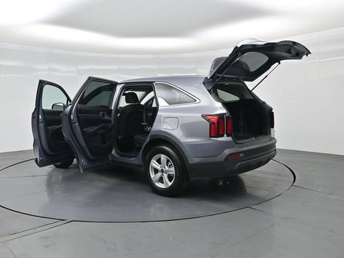 Used 2023 Kia Sorento LX FWD image 36