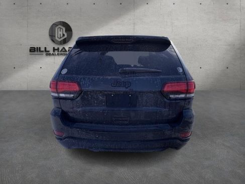 Used 2017 Jeep Grand Cherokee Altitude image 4