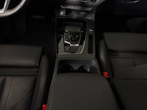 Used 2024 Audi Q5 e Premium Plus w/ Premium Plus Package image 17