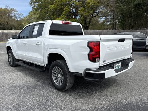 Used 2024 Chevrolet Colorado LT RWD image 3