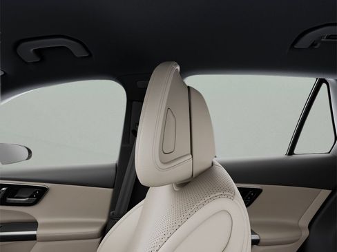 Used 2025 Mercedes-Benz GLC 300 image 45