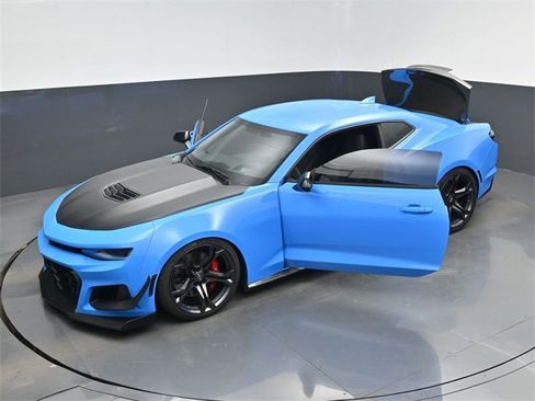 Used 2022 Chevrolet Camaro SS image 47