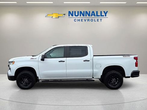 Used 2023 Chevrolet Silverado 1500 LT Trail Boss w/ Convenience Package II image 2