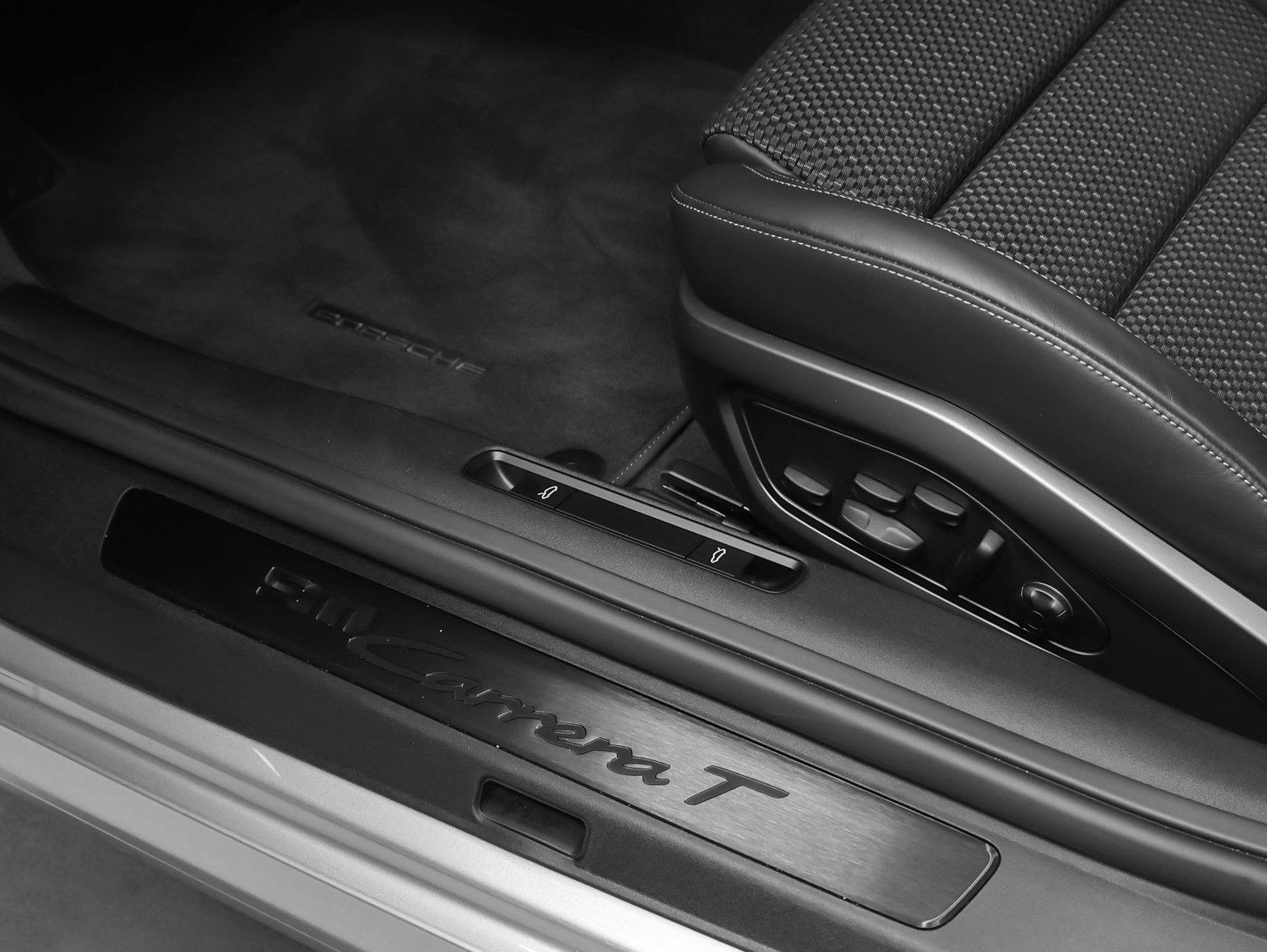 Certified 2024 Porsche 911 Carrera T RWD image 28