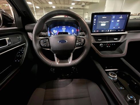 Certified 2025 Ford Explorer ST-Line w/ ST-Line Street Pack image 5